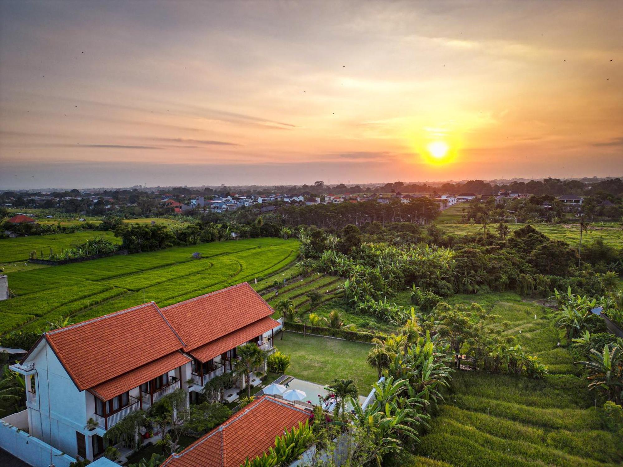 Eden Guest House Canggu エクステリア 写真
